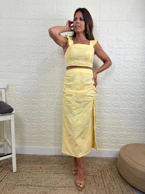 conjunto lola formado por 2 piezas de color amarillo