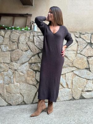 vestido sintra con escote en forma de pico color marron