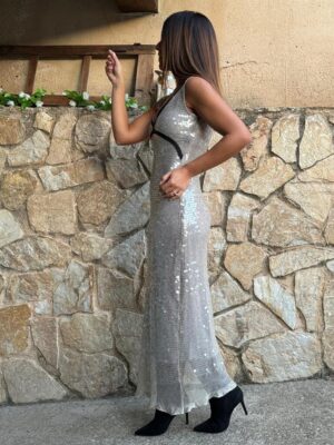 vista leteral del vestido night con lentejuelas color plata