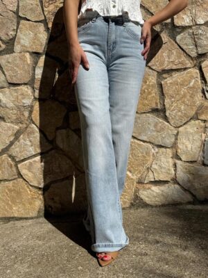 jeans manhattan de color azul desgastado