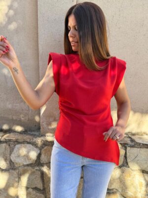 top kory asimetrico de color rojo